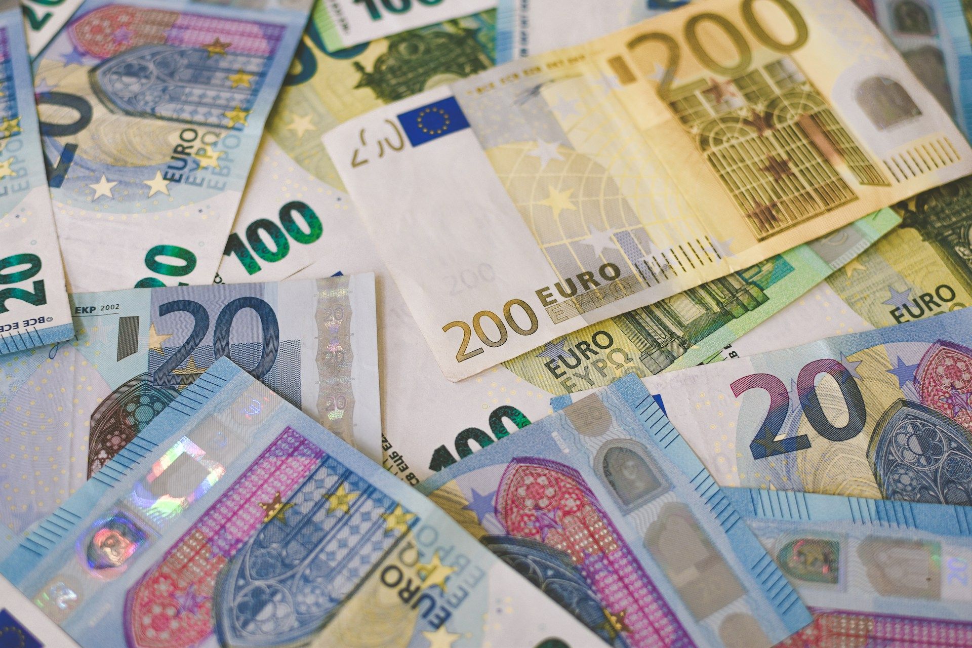 Minimali alga 2026. MMA bruto, į rankas ir valandinis atlyginimas